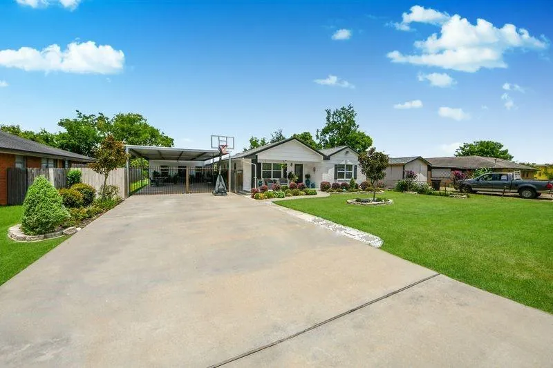 1409 Avenue I South Houston, TX 77587