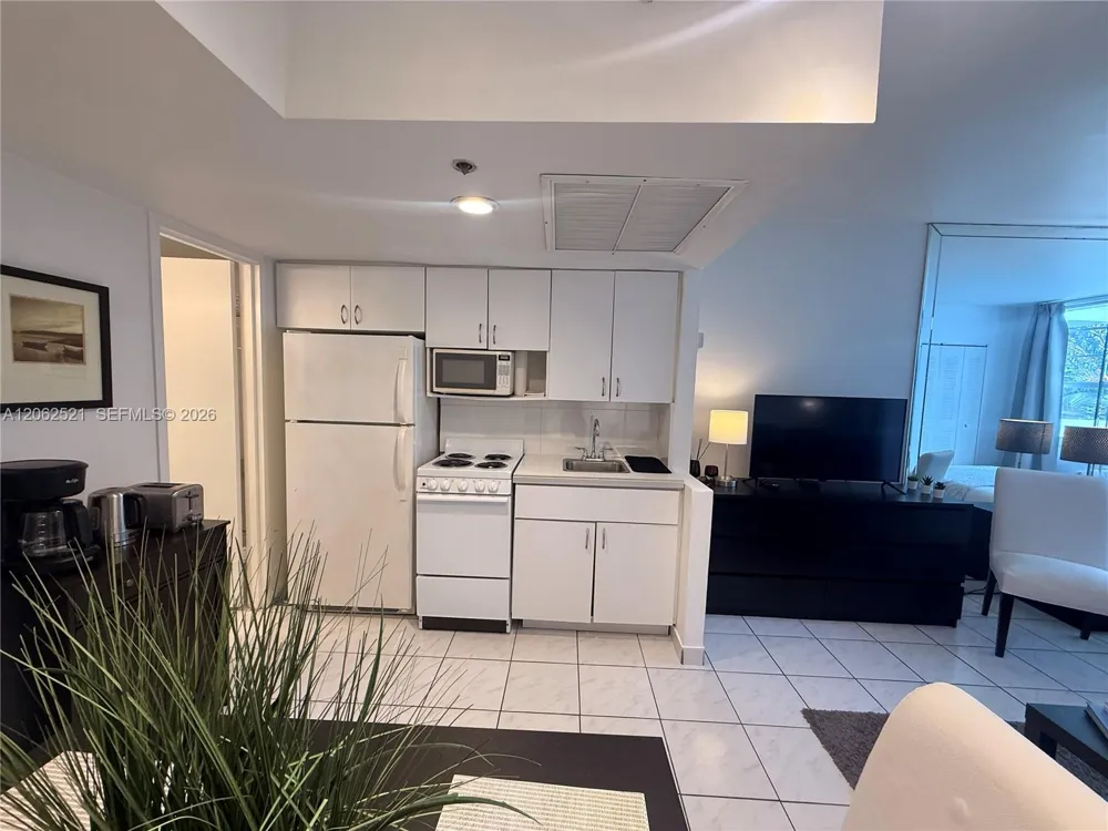 100 Lincoln Rd #314A Miami Beach, FL 33139