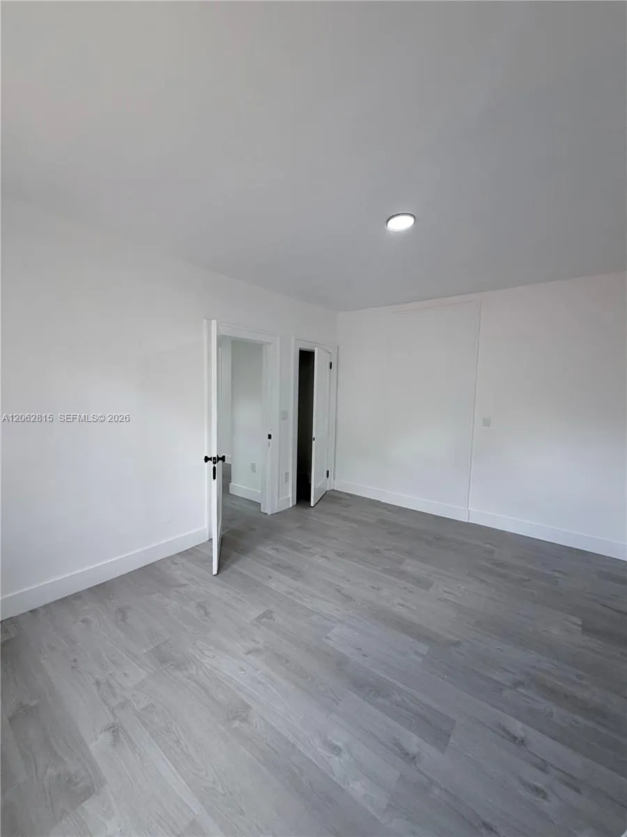 1560 SW 5th St #7 Miami, FL 33135