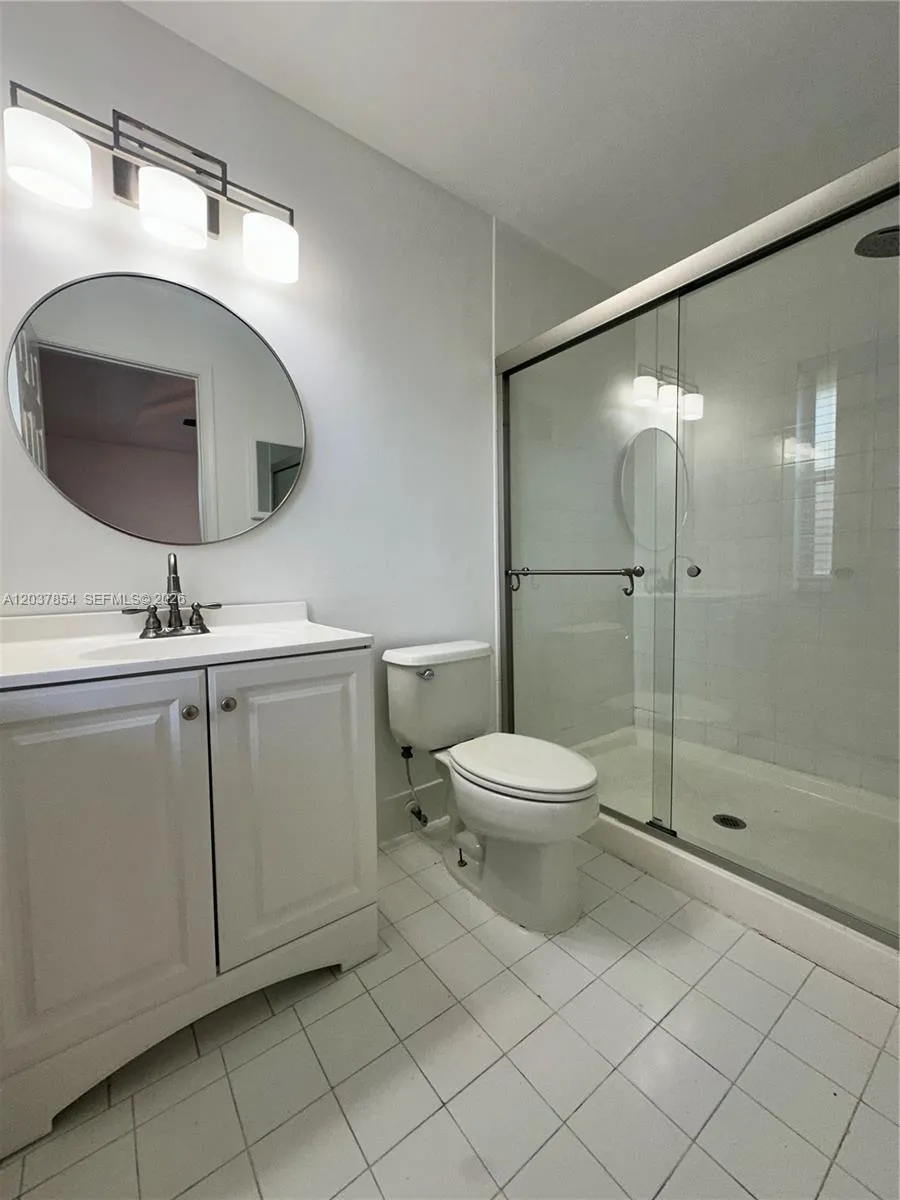 5541 NW 90th Ter Sunrise, FL 33351