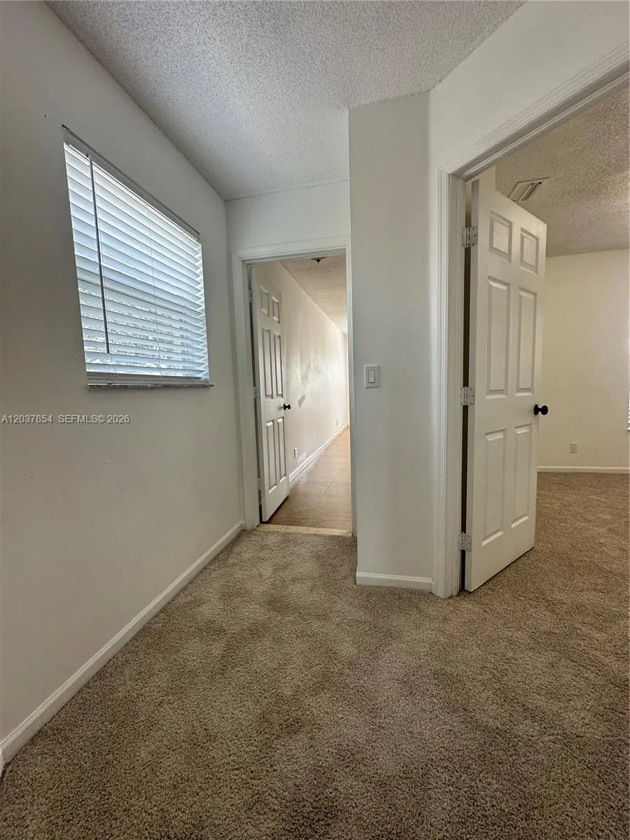 5541 NW 90th Ter Sunrise, FL 33351