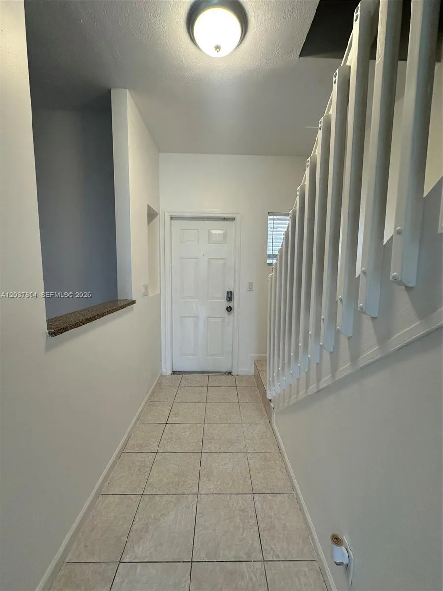 5541 NW 90th Ter Sunrise, FL 33351