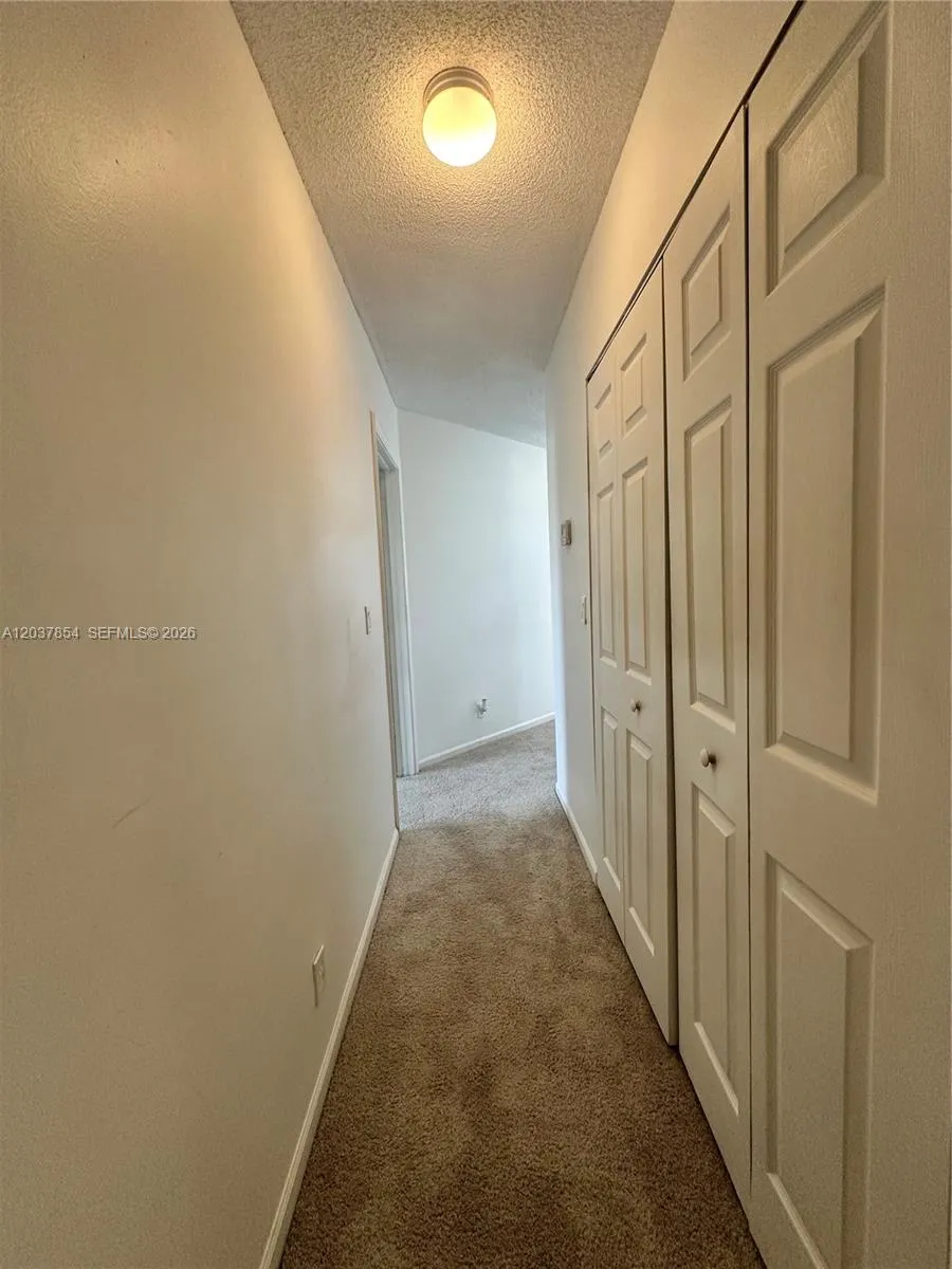 5541 NW 90th Ter Sunrise, FL 33351