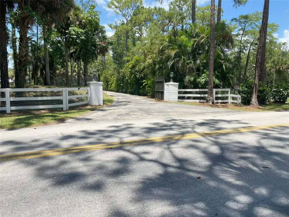 2315 Deer Run Boulevard Loxahatchee, FL 33470