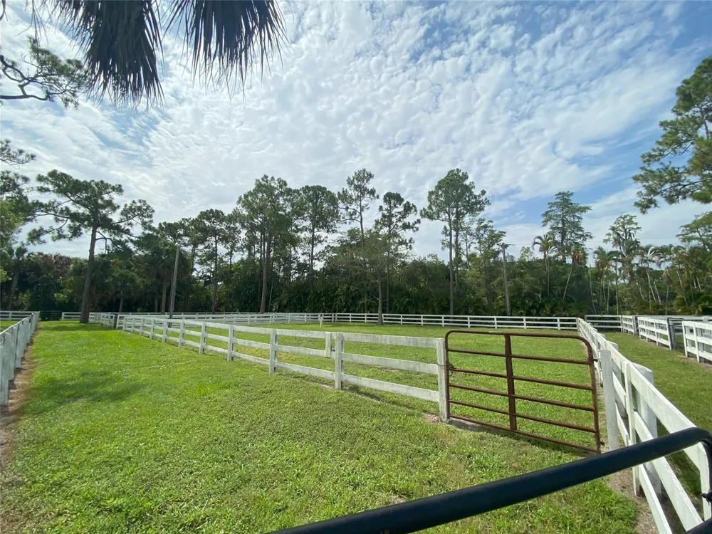 2315 Deer Run Boulevard Loxahatchee, FL 33470
