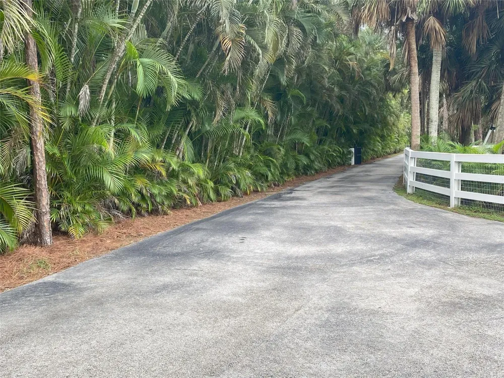 2315 Deer Run Boulevard Loxahatchee, FL 33470