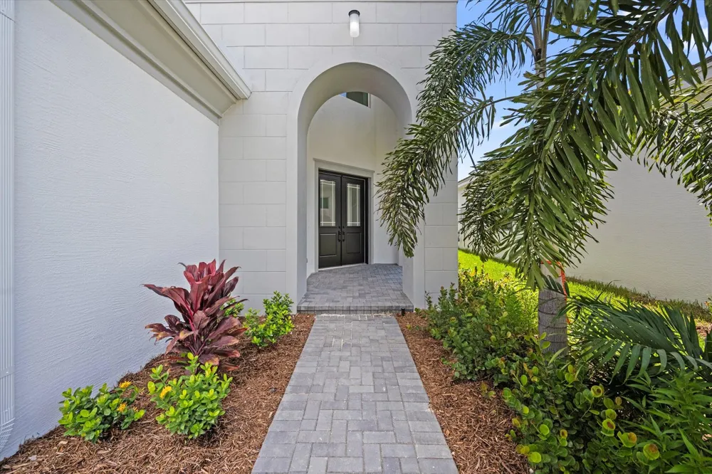 13722 Century Oak Circle Westlake, FL 33470