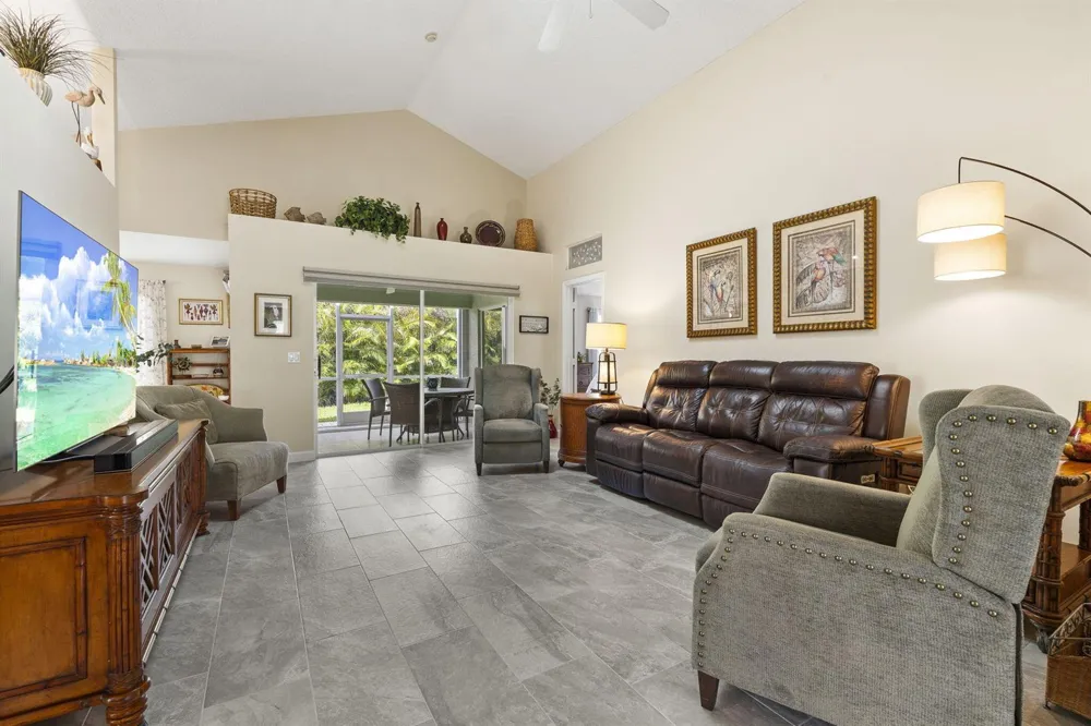4310 SE SCOTLAND CAY WAY Stuart, FL 34997