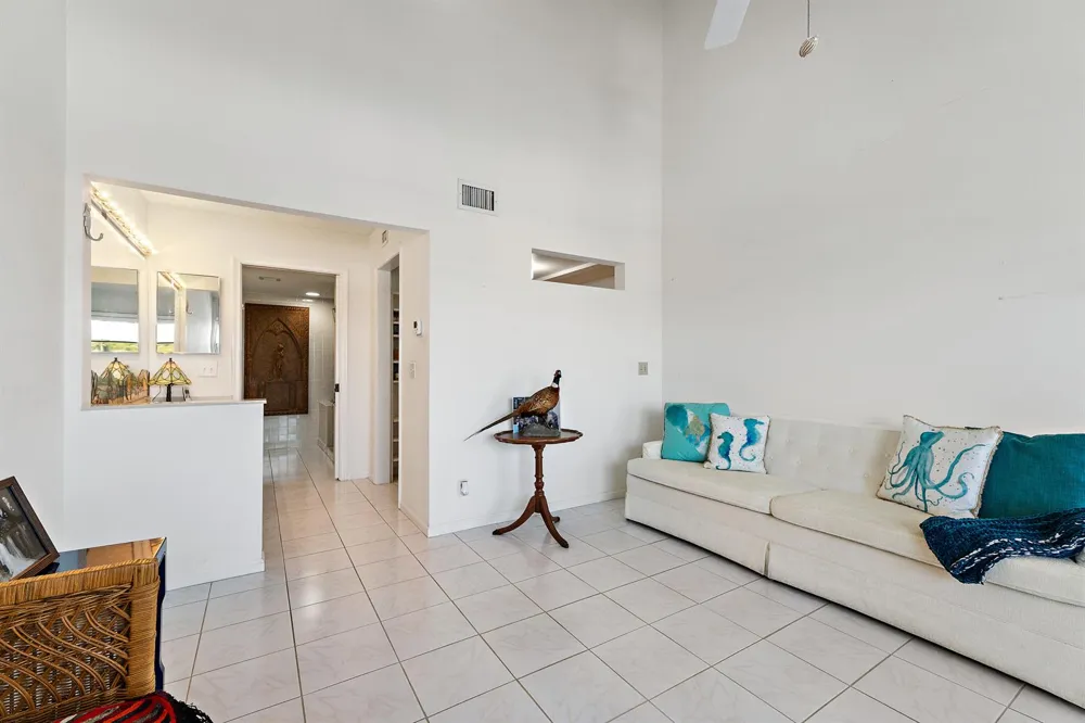 542 Bay Colony Drive #542 Juno Beach, FL 33408