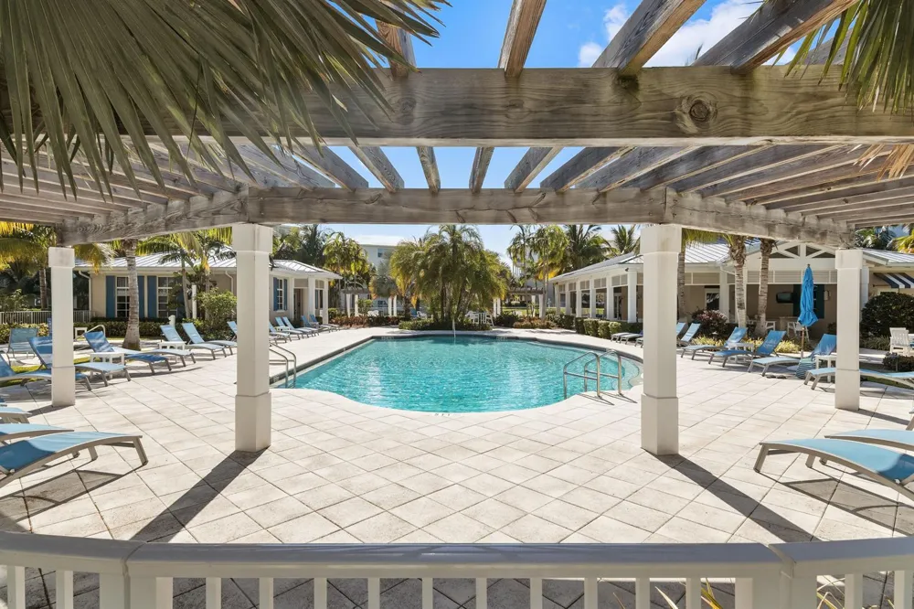542 Bay Colony Drive #542 Juno Beach, FL 33408