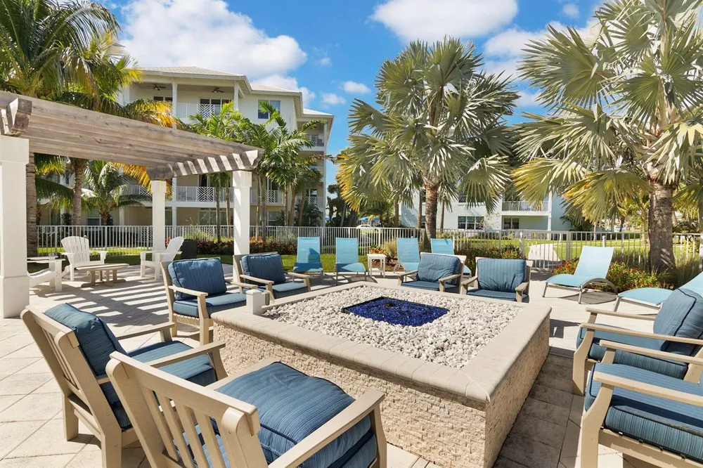 542 Bay Colony Drive #542 Juno Beach, FL 33408