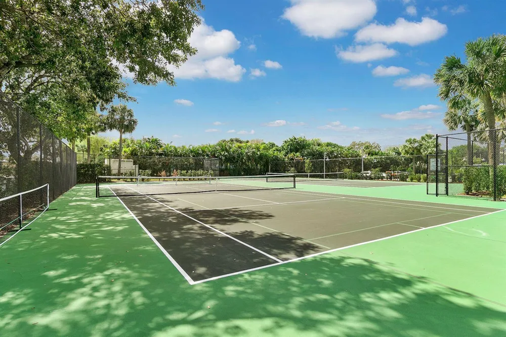 542 Bay Colony Drive #542 Juno Beach, FL 33408