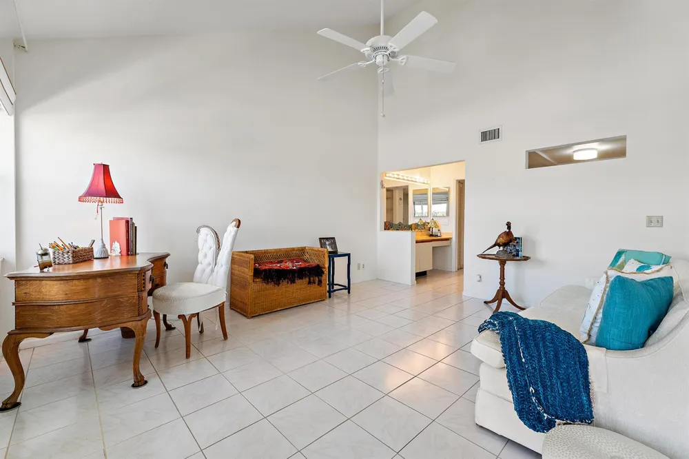 542 Bay Colony Drive #542 Juno Beach, FL 33408