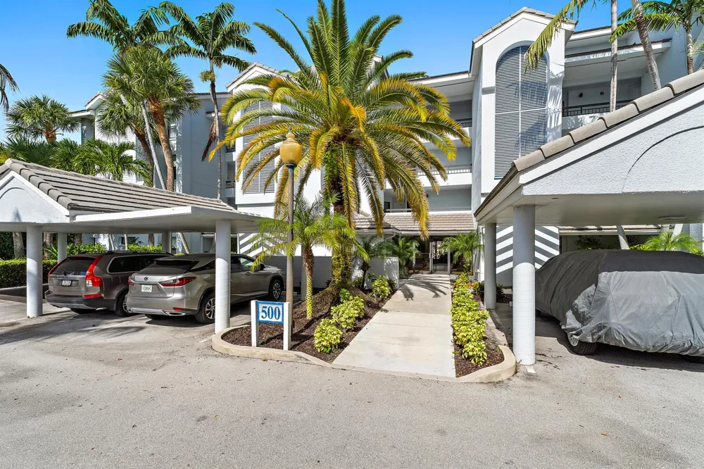 542 Bay Colony Drive #542 Juno Beach, FL 33408