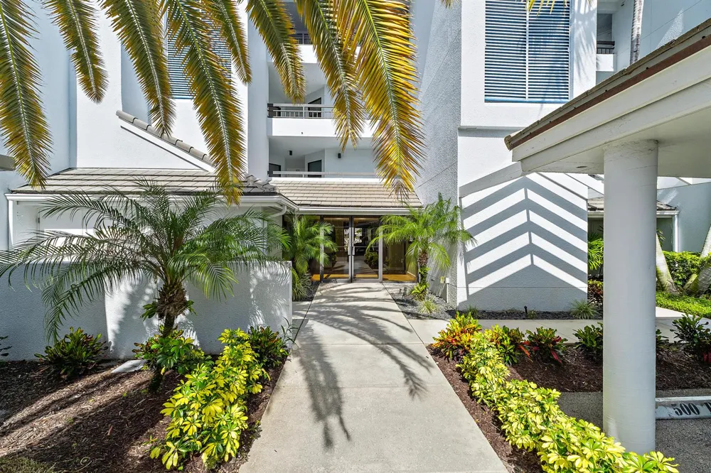542 Bay Colony Drive #542 Juno Beach, FL 33408