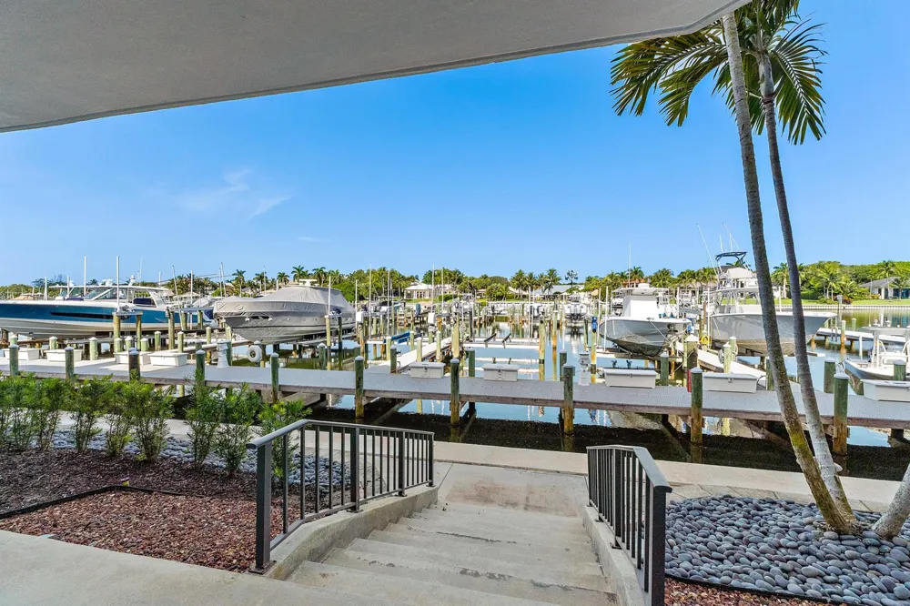542 Bay Colony Drive #542 Juno Beach, FL 33408
