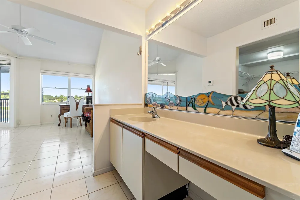 542 Bay Colony Drive #542 Juno Beach, FL 33408