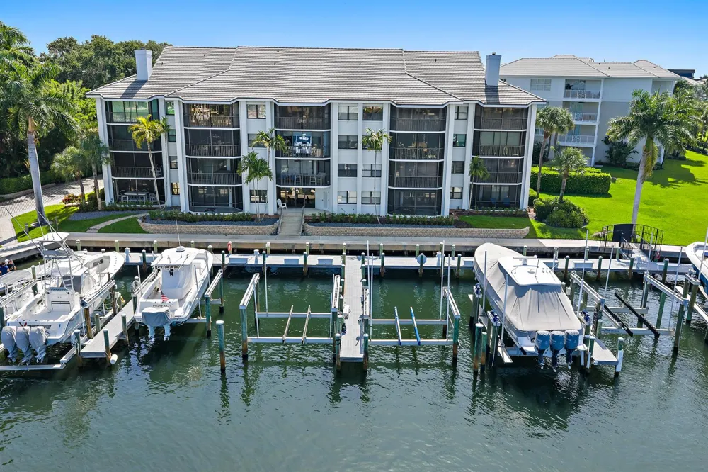 542 Bay Colony Drive #542 Juno Beach, FL 33408