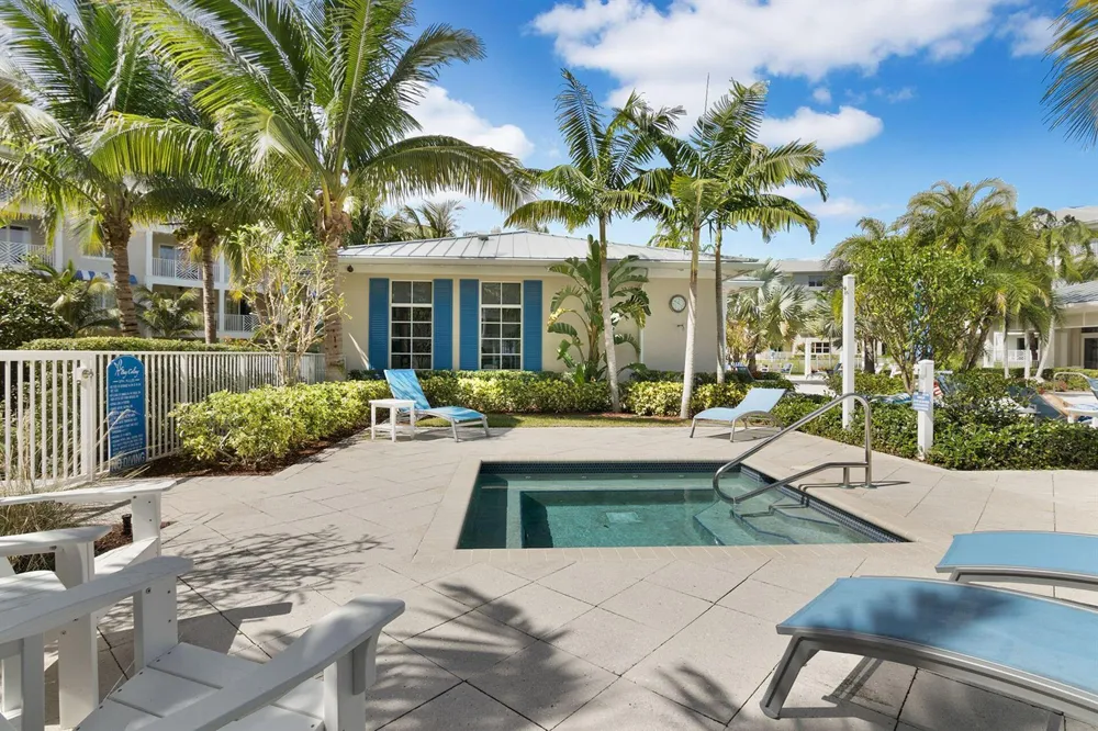 542 Bay Colony Drive #542 Juno Beach, FL 33408