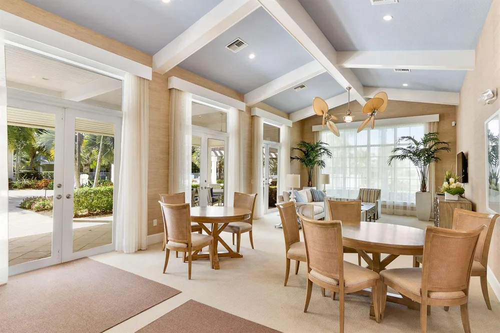 542 Bay Colony Drive #542 Juno Beach, FL 33408