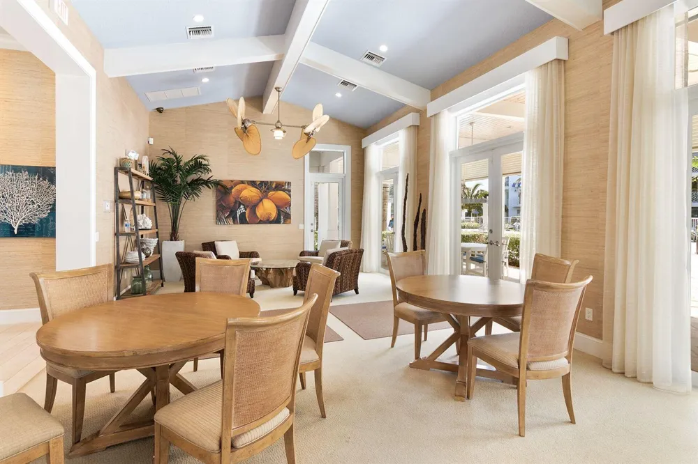 542 Bay Colony Drive #542 Juno Beach, FL 33408