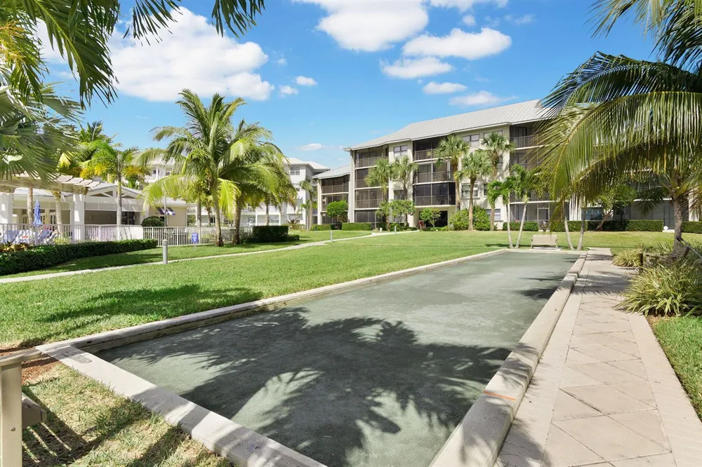 542 Bay Colony Drive #542 Juno Beach, FL 33408