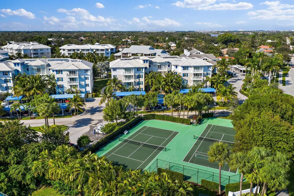 542 Bay Colony Drive #542 Juno Beach, FL 33408