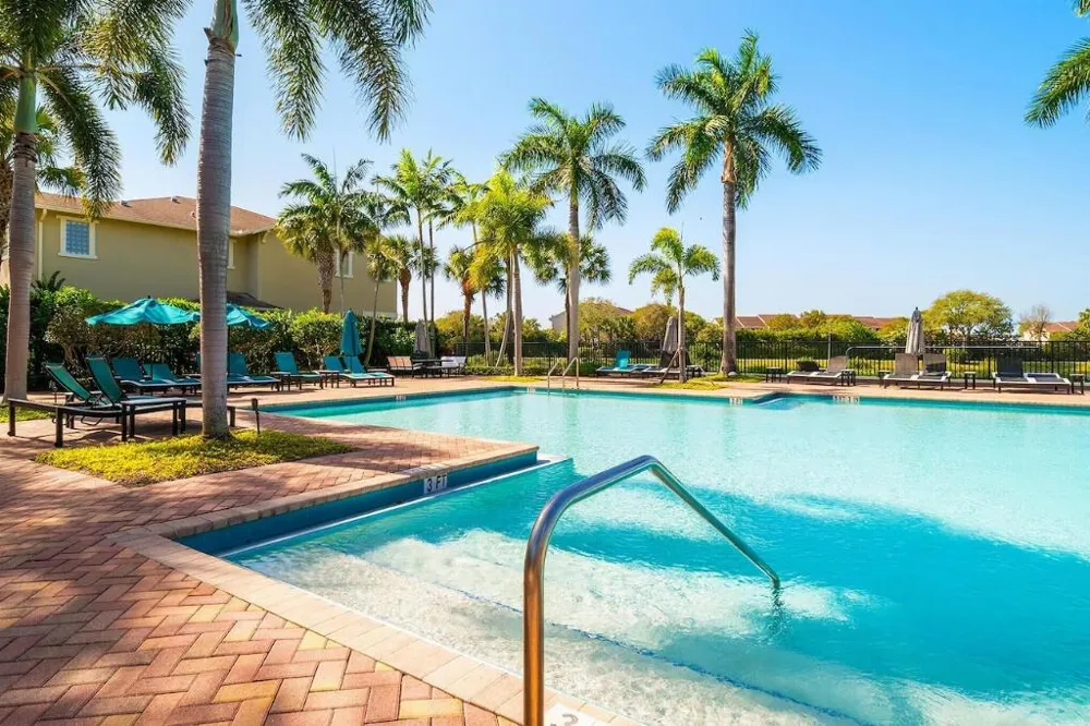 1740 San Benito Way #4 West Palm Beach, FL 33401