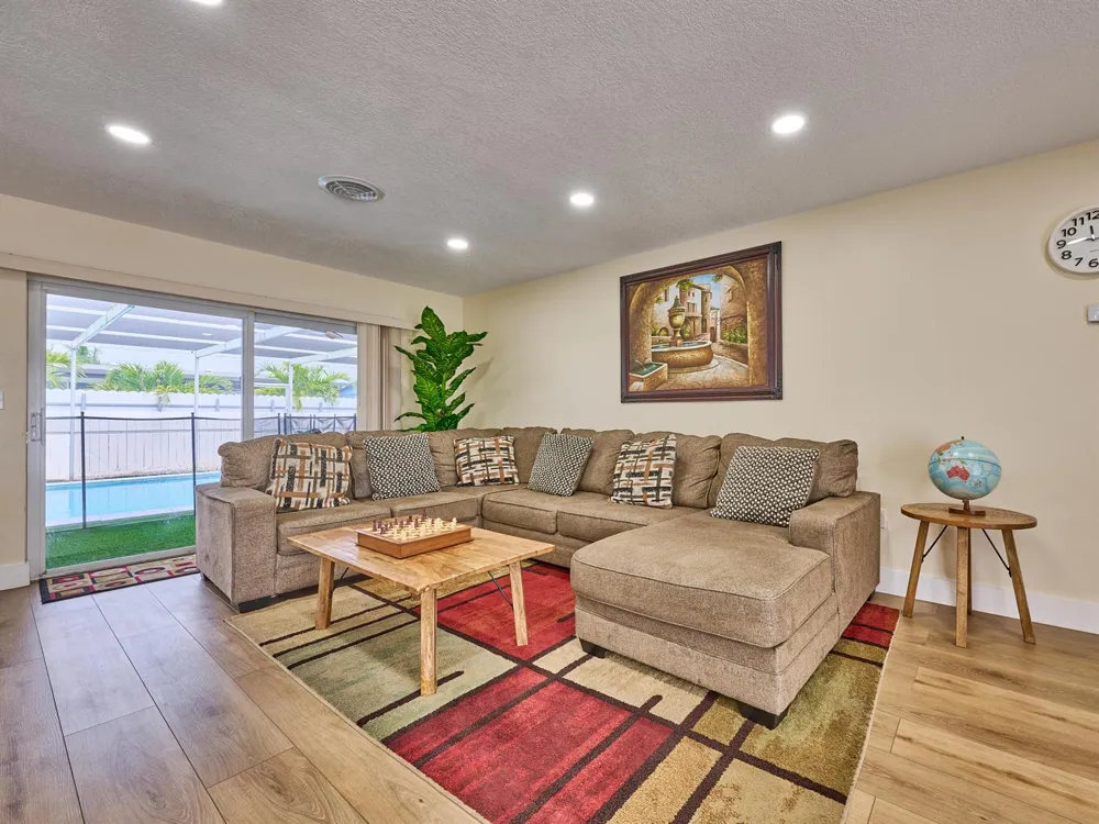 19615 NW 14th Avenue Miami, FL 33169