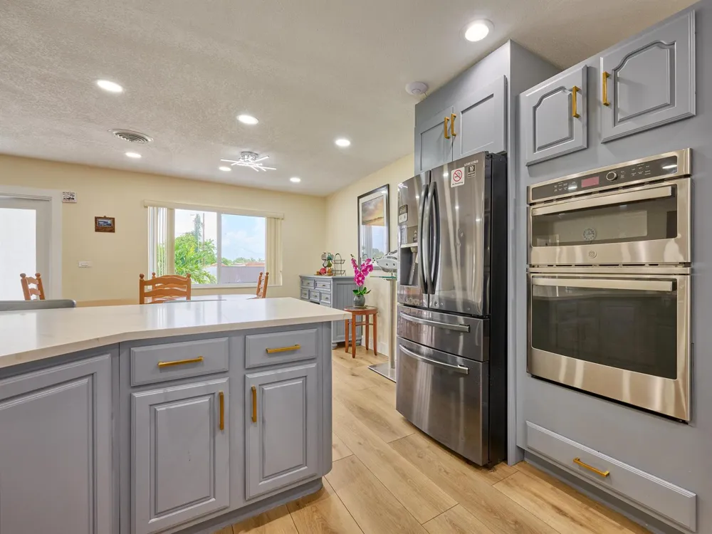 19615 NW 14th Avenue Miami, FL 33169