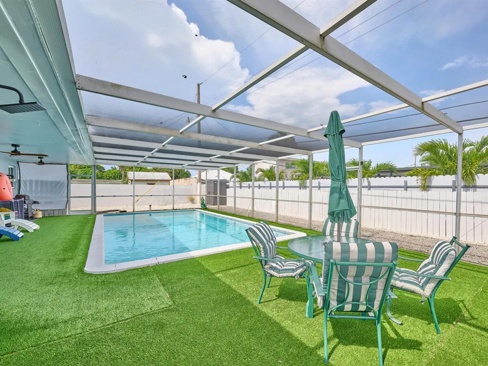 19615 NW 14th Avenue Miami, FL 33169