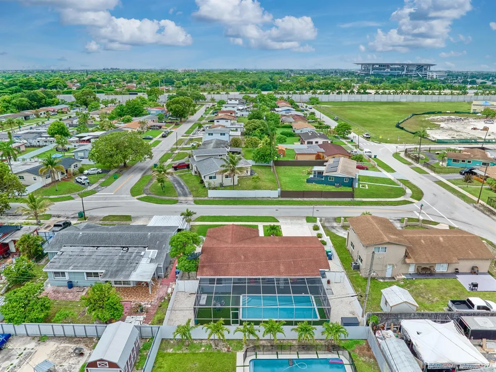 19615 NW 14th Avenue Miami, FL 33169