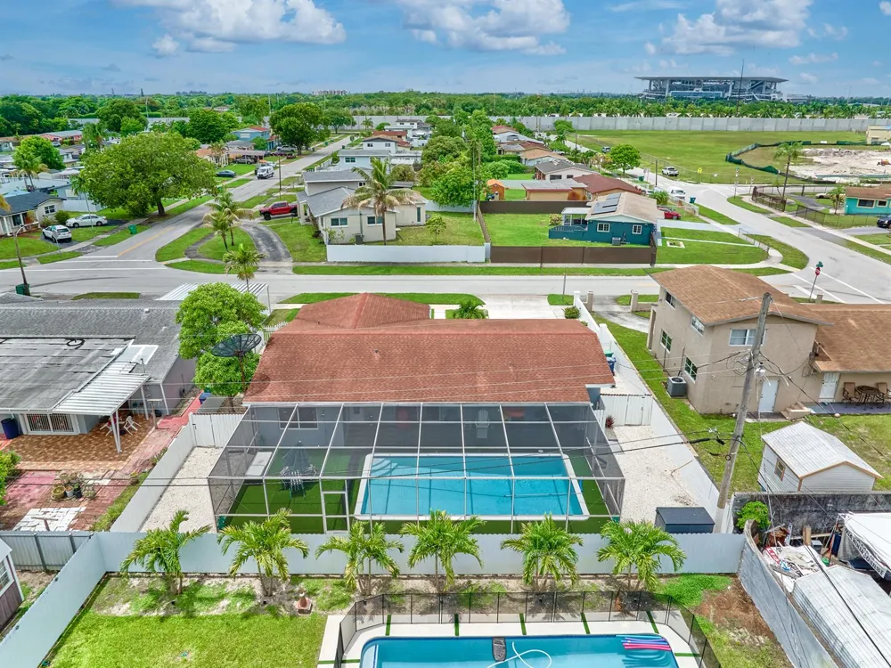 19615 NW 14th Avenue Miami, FL 33169