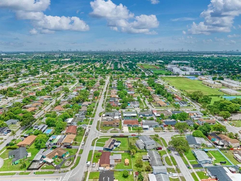 19615 NW 14th Avenue Miami, FL 33169