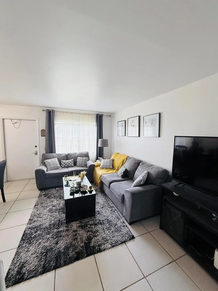 40 WOODLAND DRIVE #105 Vero Beach, FL 32962