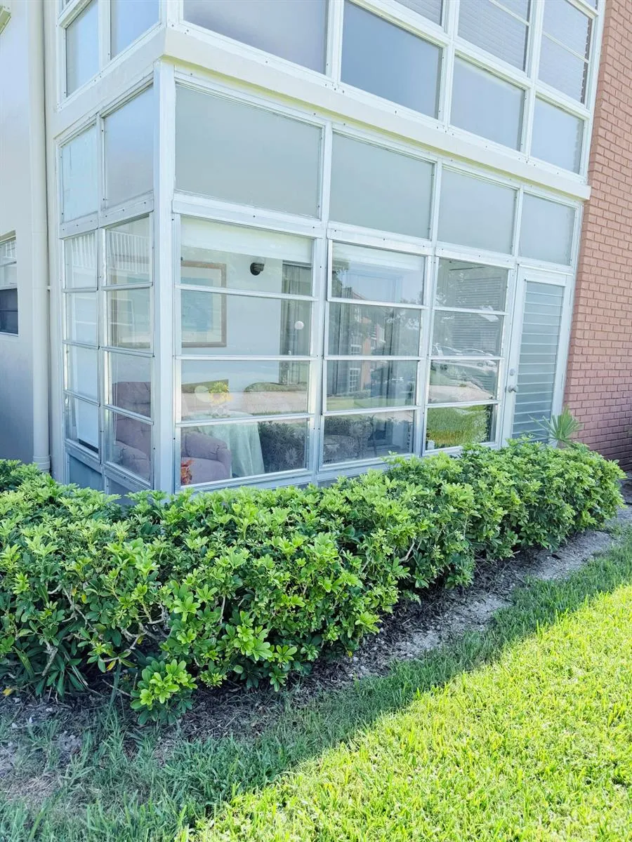40 WOODLAND DRIVE #105 Vero Beach, FL 32962