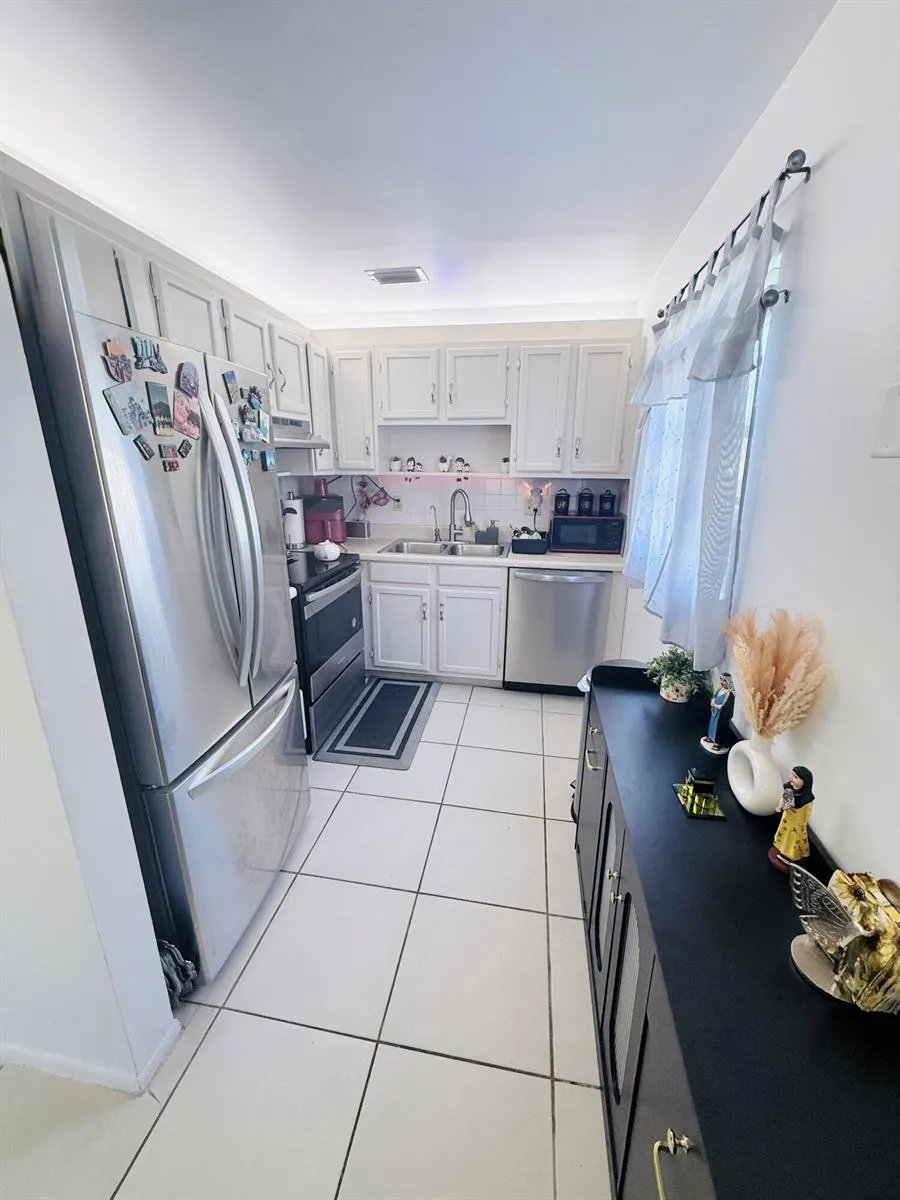 40 WOODLAND DRIVE #105 Vero Beach, FL 32962