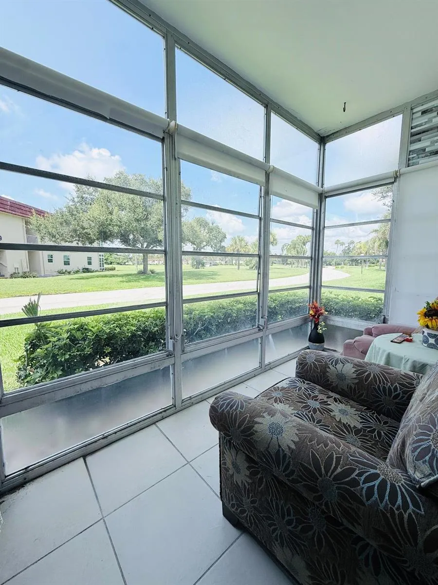 40 WOODLAND DRIVE #105 Vero Beach, FL 32962