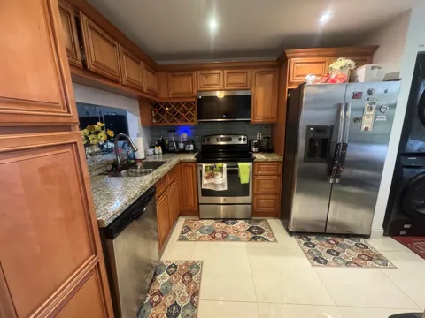 6575 W OAKLAND PARK BOULEVARD #402