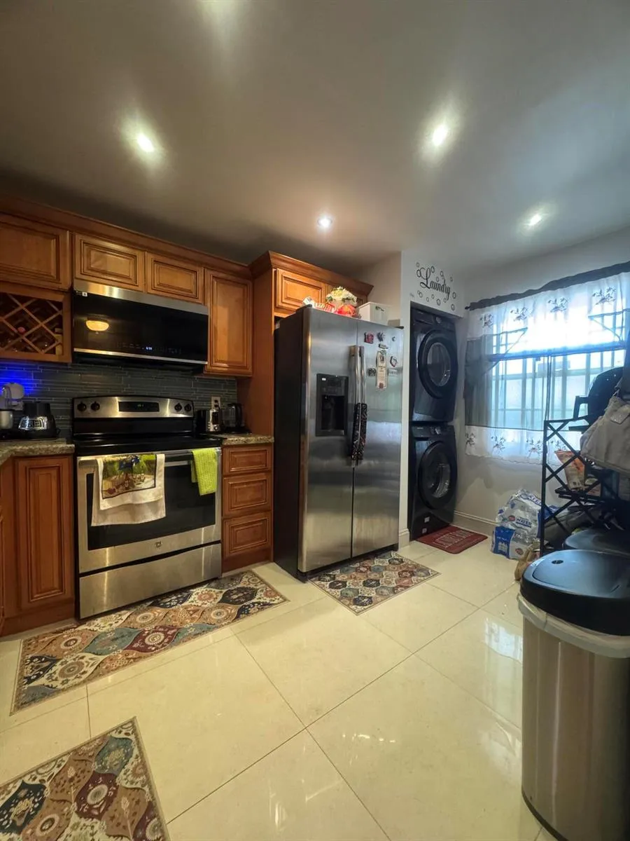 6575 W OAKLAND PARK BOULEVARD #402 Lauderhill, FL 33313