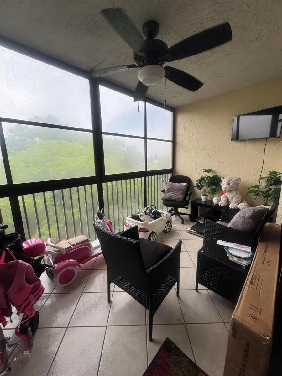 6575 W OAKLAND PARK BOULEVARD #402 Lauderhill, FL 33313