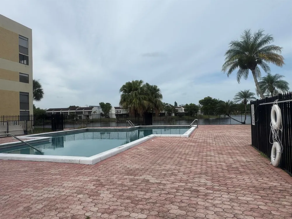 6575 W OAKLAND PARK BOULEVARD #402 Lauderhill, FL 33313