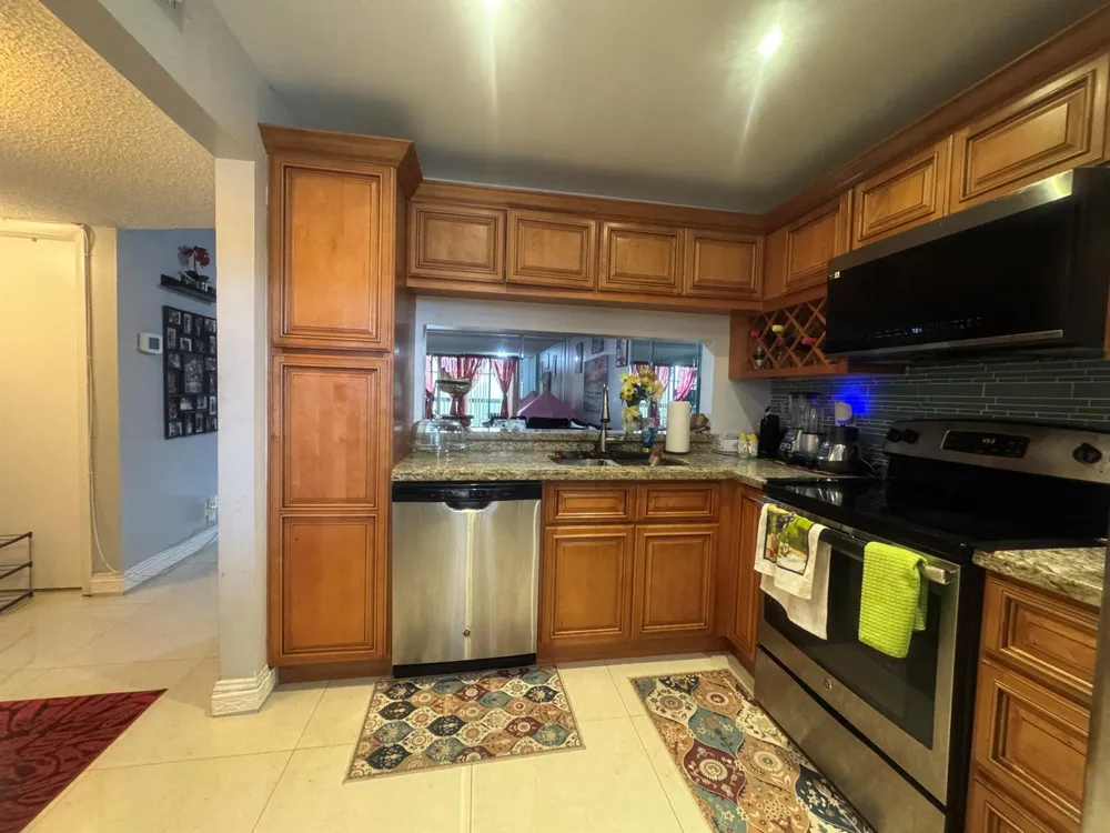 6575 W OAKLAND PARK BOULEVARD #402 Lauderhill, FL 33313