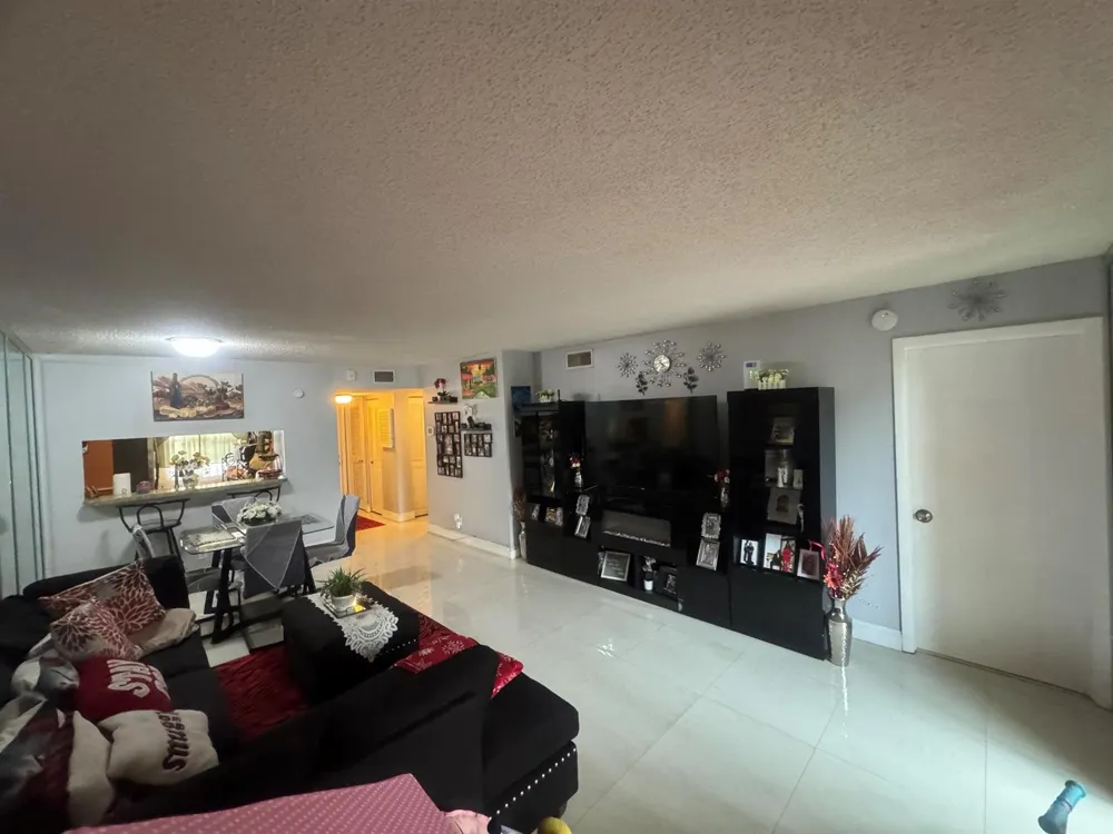 6575 W OAKLAND PARK BOULEVARD #402 Lauderhill, FL 33313