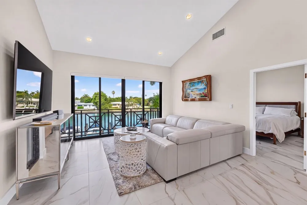 1555 S OCEAN LANE #274 Fort Lauderdale, FL 33316