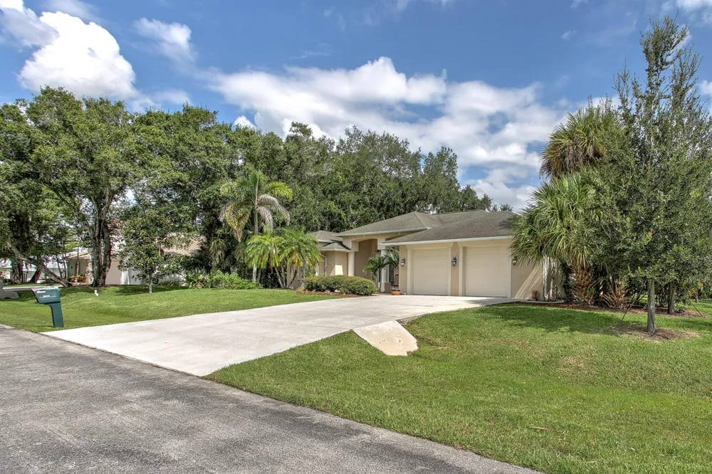 2108 Winding Creek Lane Fort Pierce, FL 34981