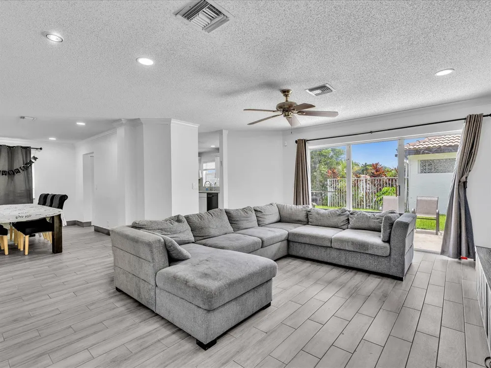 7145 CRESCENT CREEK PLACE Coconut Creek, FL 33073