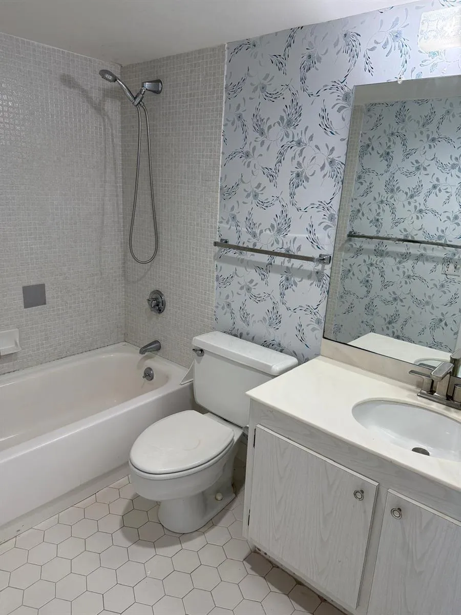 4465 LUXEMBURG COURT #204 Lake Worth, FL 33467