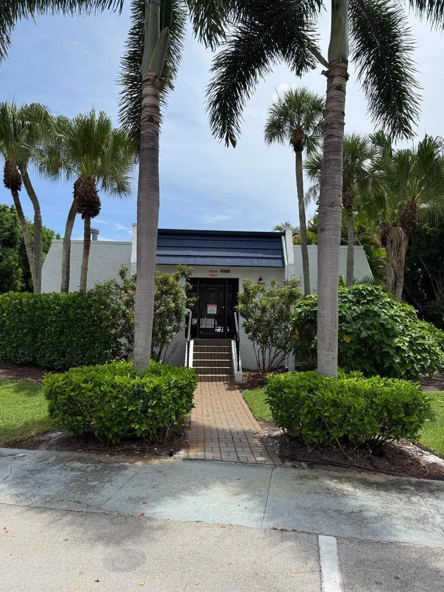 4465 LUXEMBURG COURT #204 Lake Worth, FL 33467