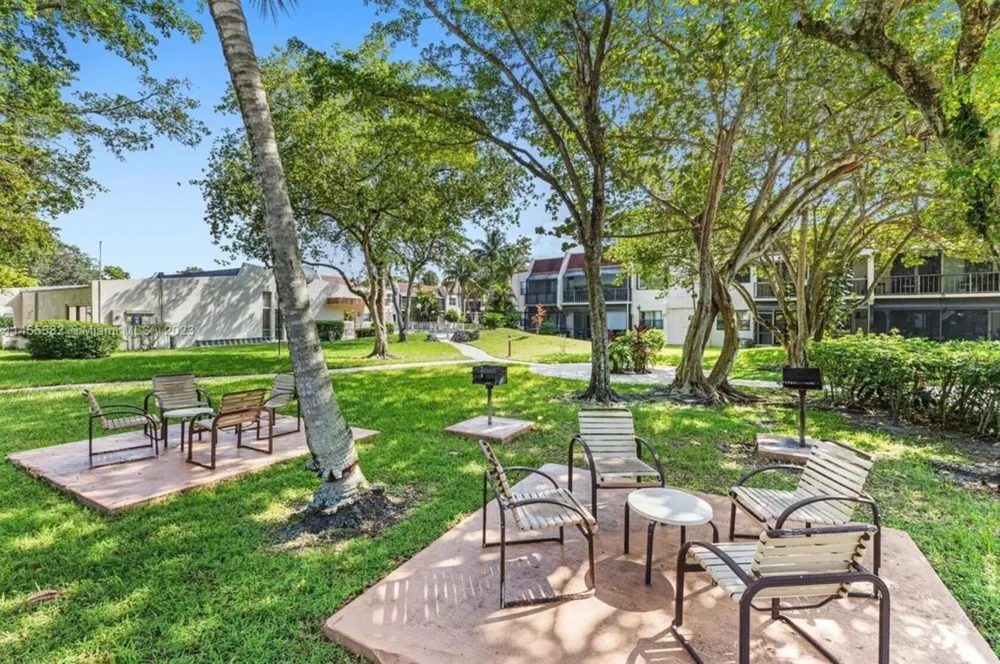 301 PINE ISLAND ROAD #265 Plantation, FL 33324